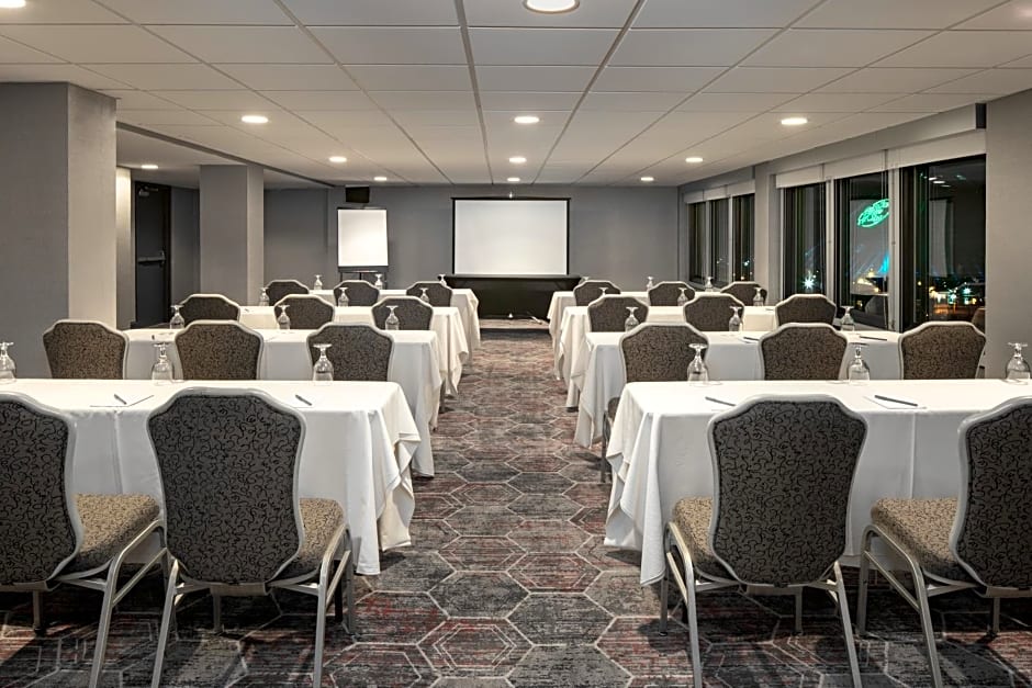 Crowne Plaza Memphis Downtown By IHG