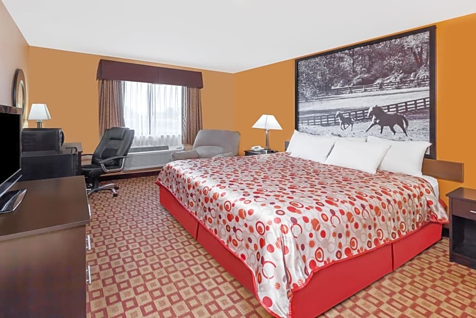 Super 8 by Wyndham Bowling Green South