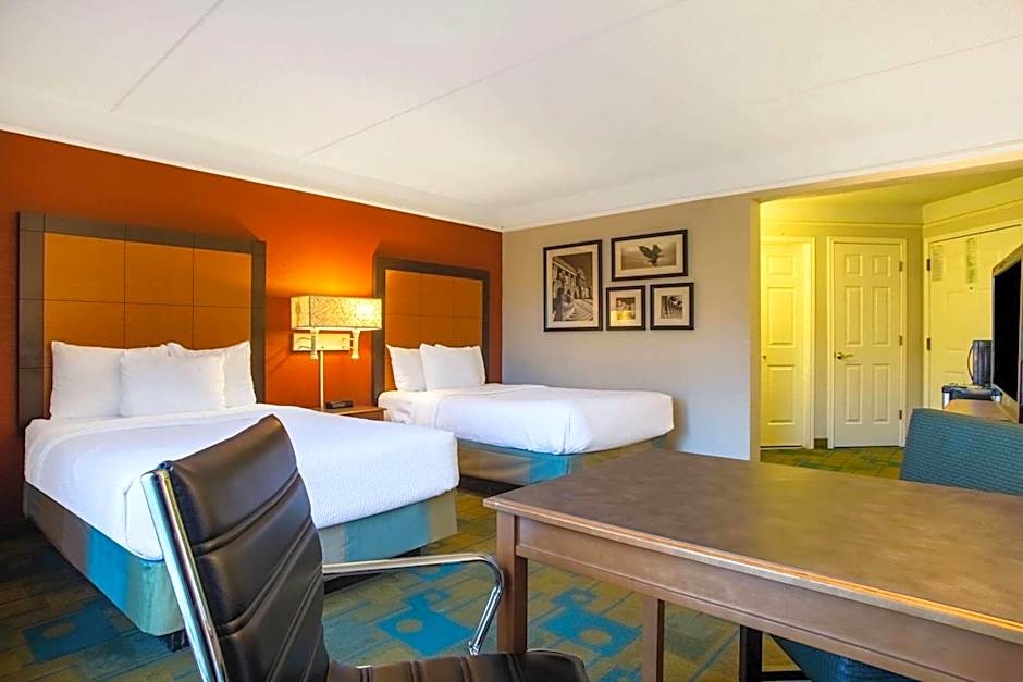 Photo 1 of 4 of 2 Double Beds