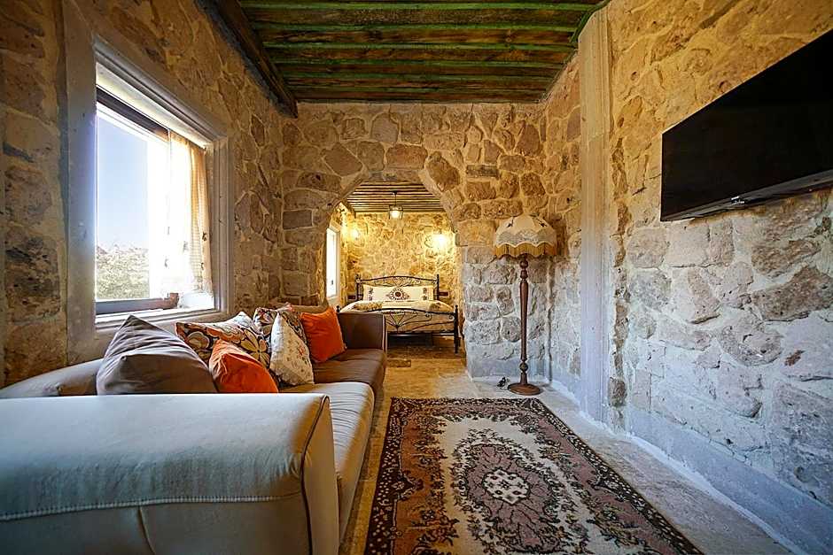 Aysel Inn House