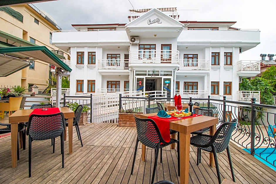 Castello Hotel & Aparts