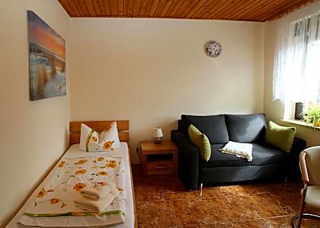 Einzelzimmer-Eigenes Badezimmer-Gartenblick