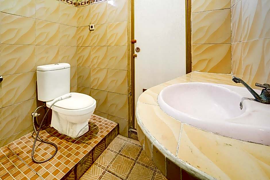 Collection O Kauman Near Stasiun Pekalongan Formerly Hotel Dian Chandar