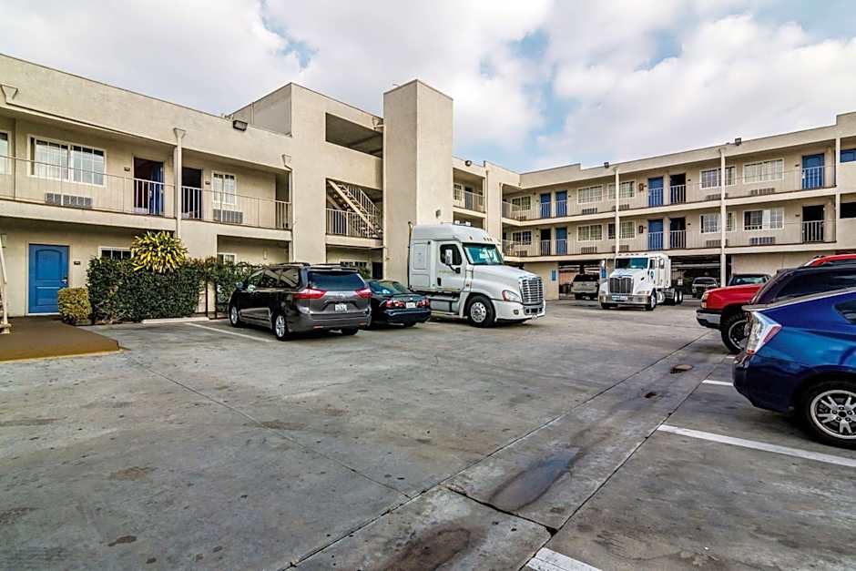 Motel 6 Bell Gardens