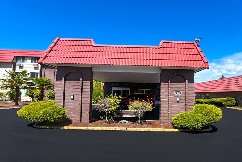 Tacoma Port Inn Fife I-5