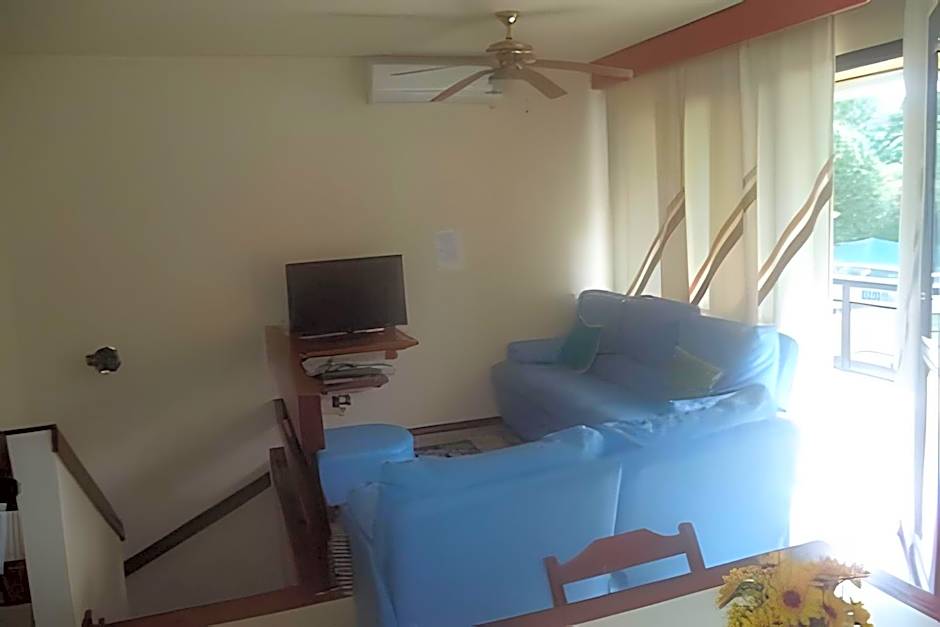 RIVIERA: M6 PRAÇA DAS ARTES 24 Duplex, Perto da Praia, Vista para as Piscinas, 3Dorms+Sala Íntima, 2½Banh, 2Gar, Ar+Ventiladores, Wi-Fi, Tela de Proteção, Varanda com Churrasqueira Ecológica, até 8-9Hóspedes