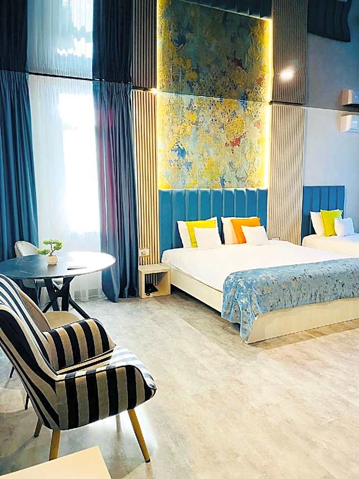 Photo 1 of 6 of Executive Suite