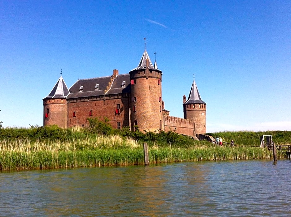 Floating B&B Amsterdam