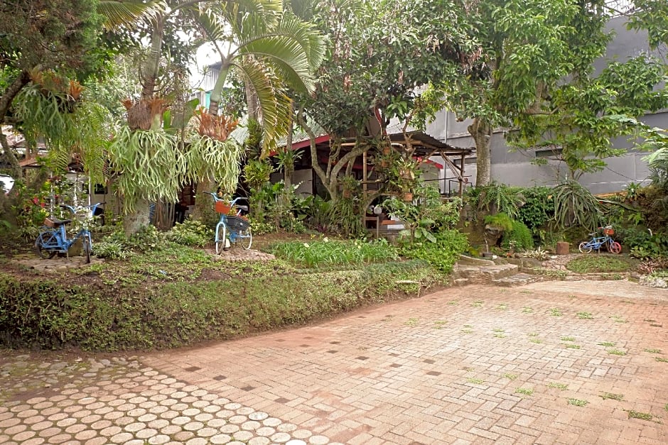 Hotel O Cemara's Homestay