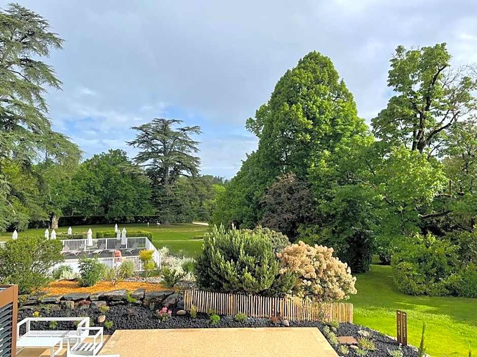 Hôtel & Restaurant - Le Manoir des Cèdres - piscine extérieure et climatisation