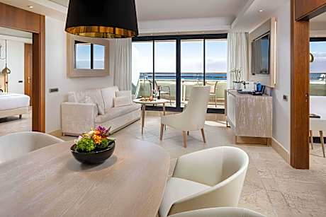 GRAND PENTHOUSE SUITE REDLEVEL