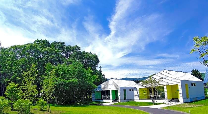 Holiday House Green Garden