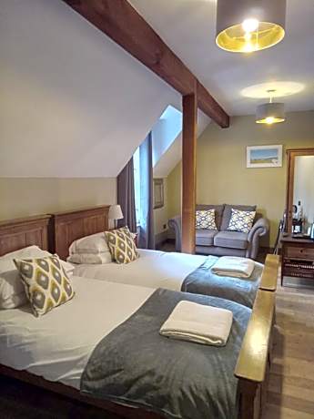 Twin Room with Bathroom