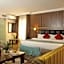 Pious Court Hotel 