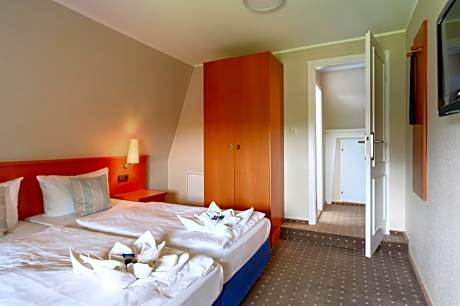 Standard Double Room 1st floor (pets not allowed)