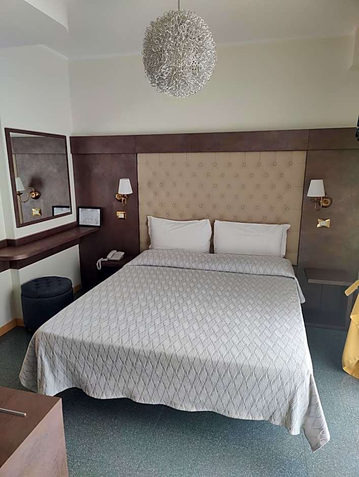 Hotel Ambassador