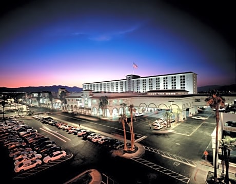 Gold coast hot sale hotel