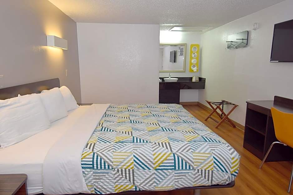 Motel 6-Hamburg, NY