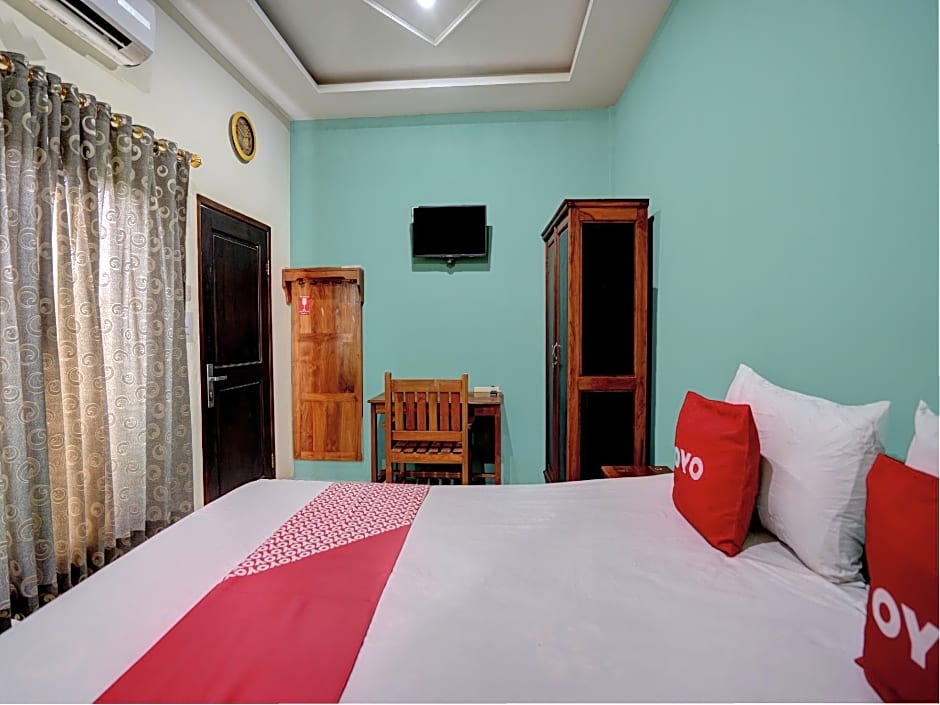 Hotel O Sahabat Syariah Near Plasa Telkom Bawean