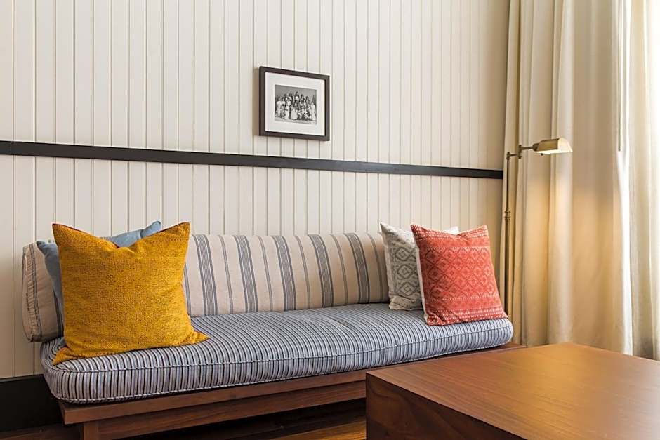 American Trade Hotel