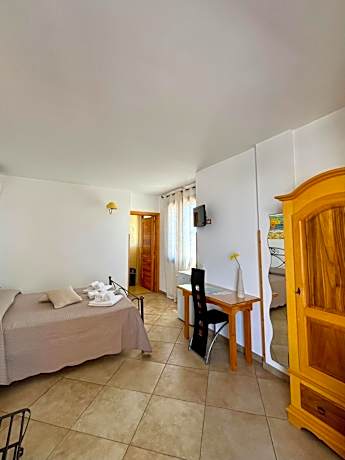 Double Room with Balcony and Sea View