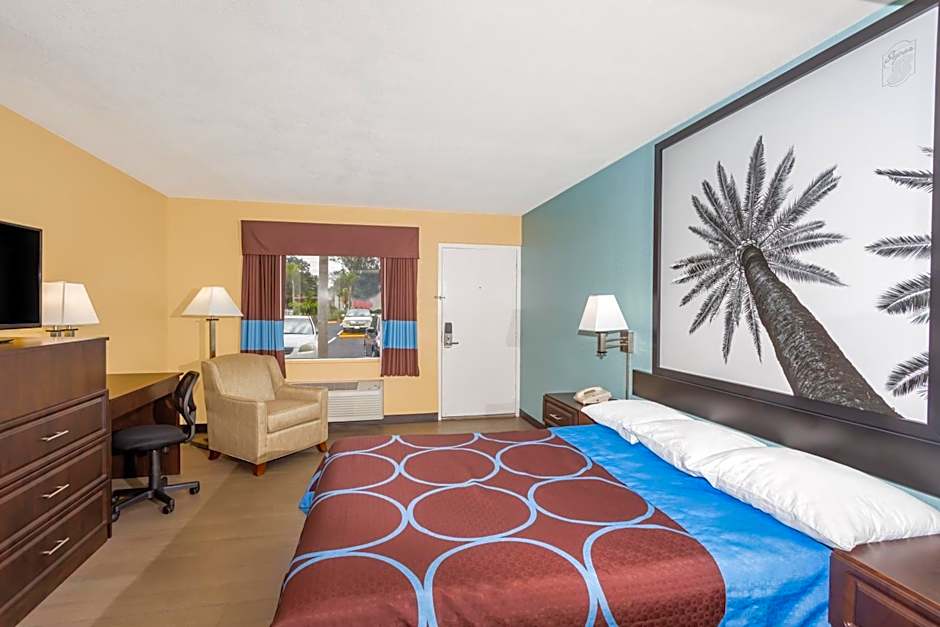 Super 8 by Wyndham Sarasota Near Siesta Key