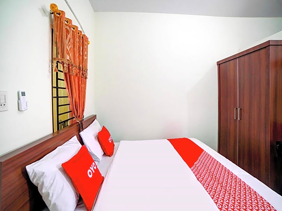 OYO 90773 Shine Guest House Syariah