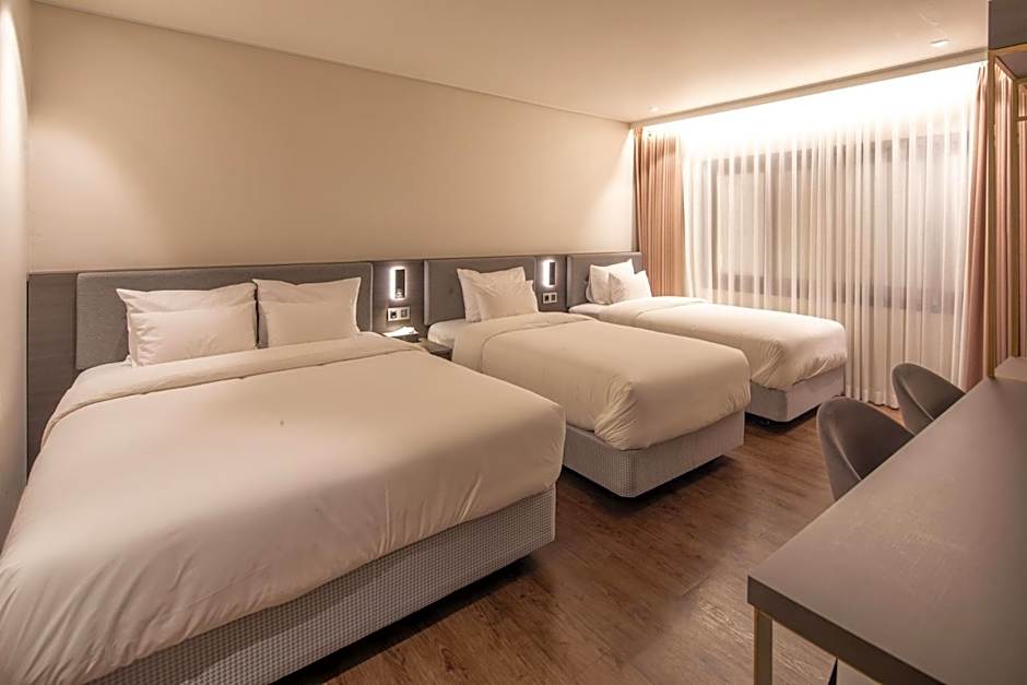 Cloud in Hotel Mokpo Peace Square