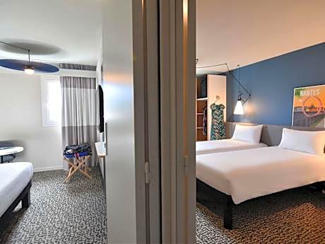 Connecting Rooms