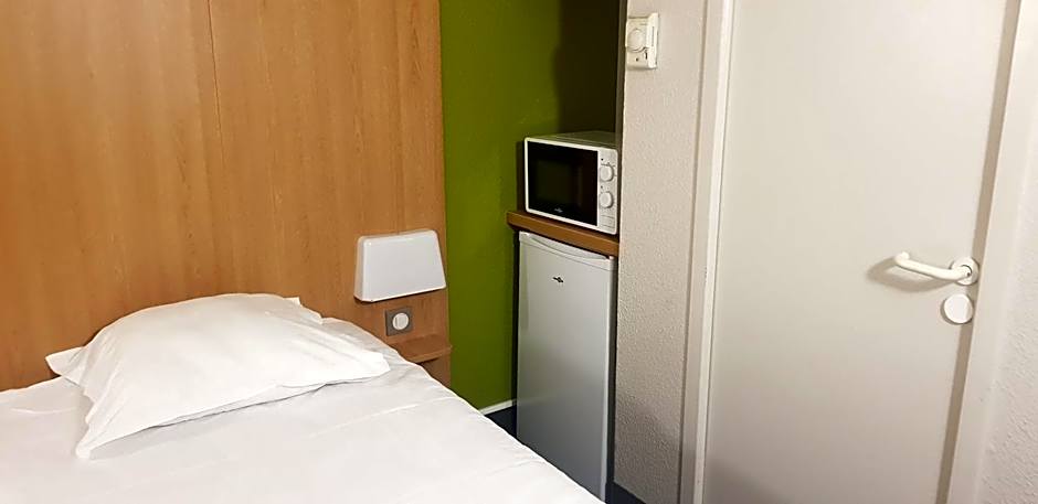 Kyriad Direct Poitiers - Gare du Futuroscope