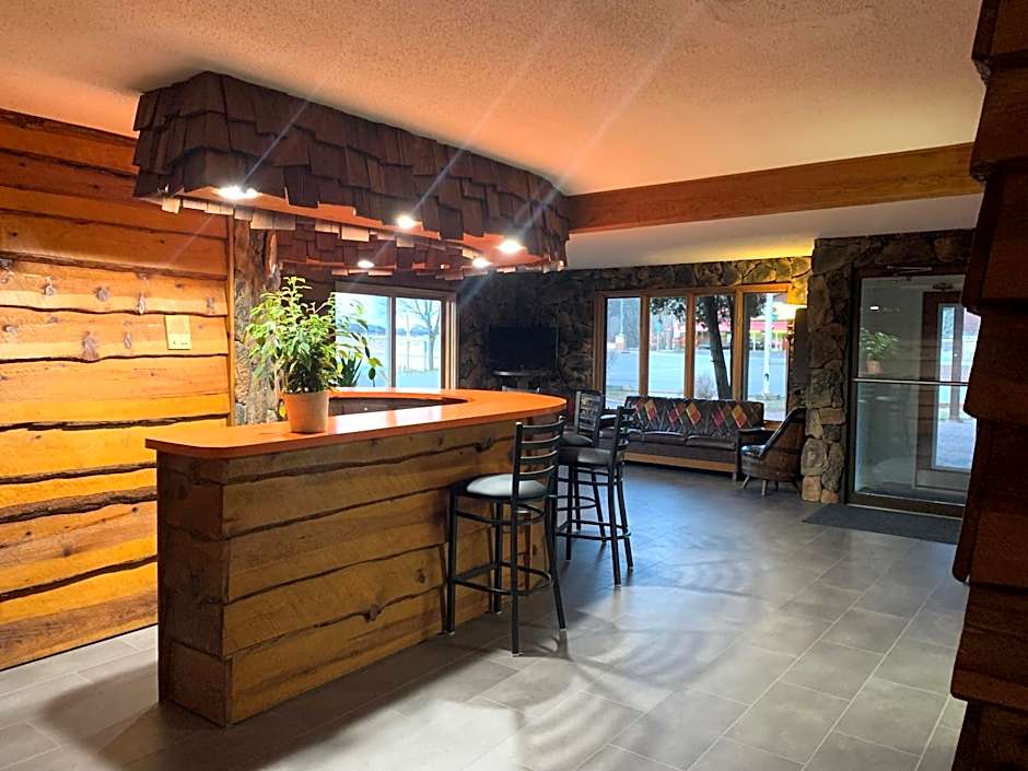 Bridge Inn Tomahawk -1st Floor, 2 Queen Size Bed, Walkout, River View
