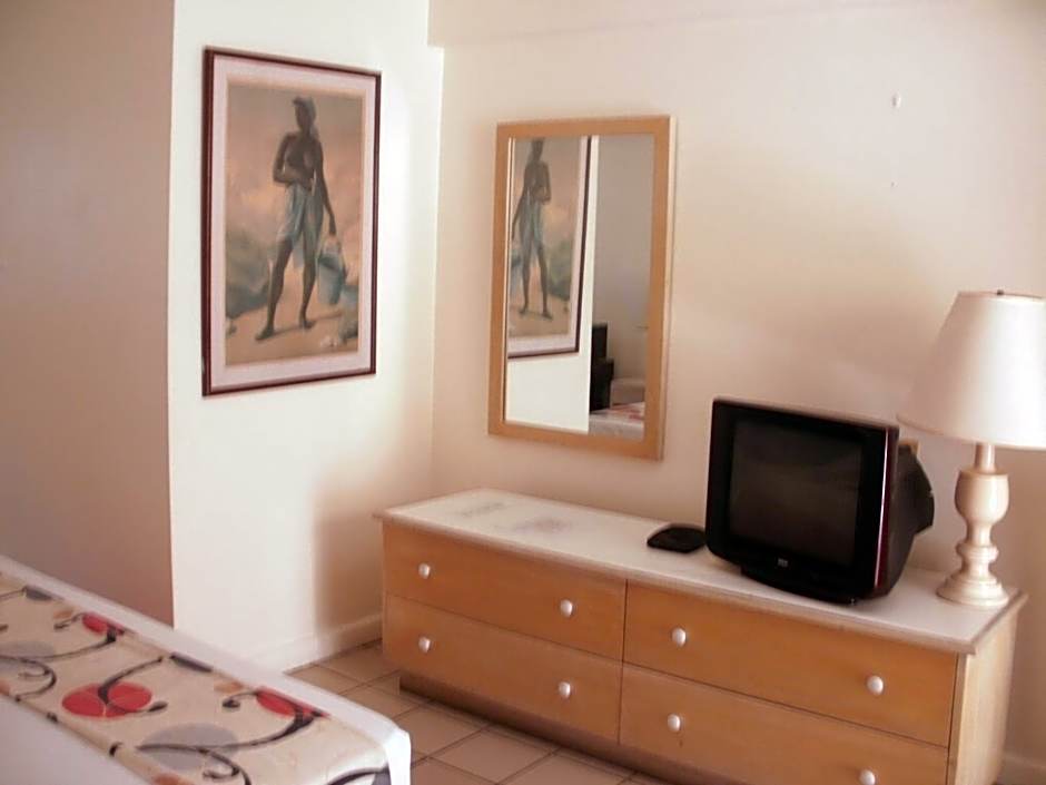 Pineapple Court Hotel