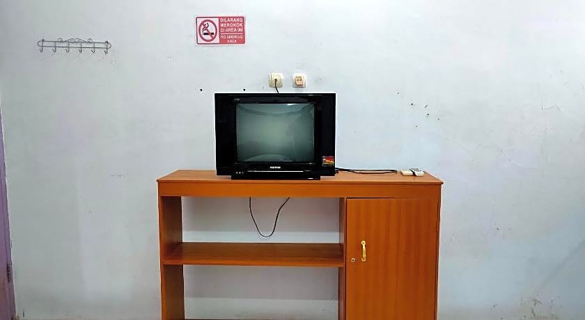 Hotel Keluarga Mekar Jaya Syariah Near UNS Solo