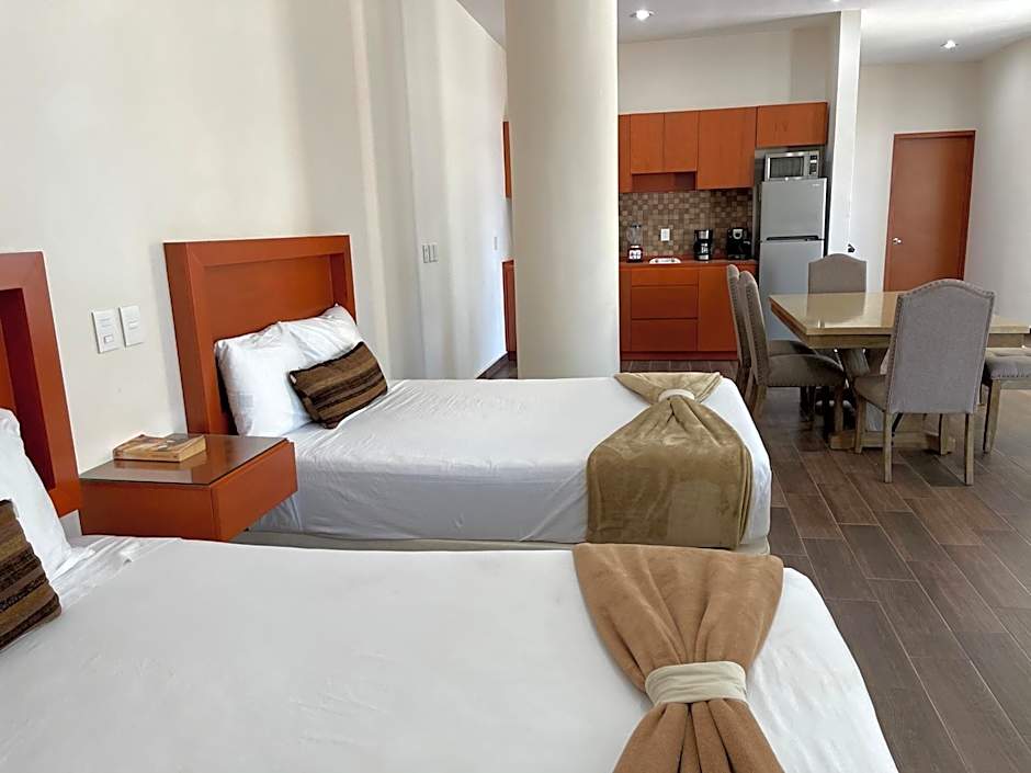 La Lola Hotel & Suites