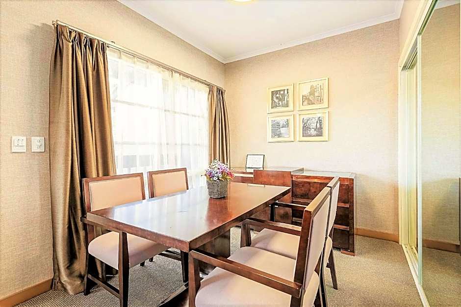 Eltham Gateway Hotel