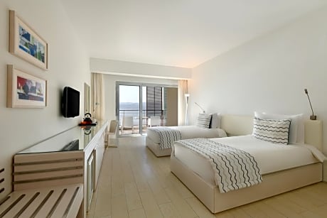 Sea View Panoramic Club Room (Twin Bed)