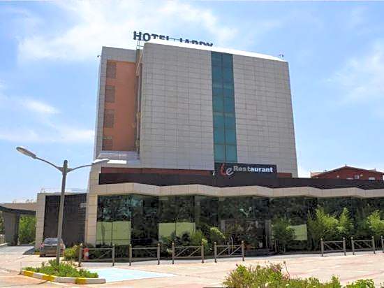 Jardy Hotel & Suites
