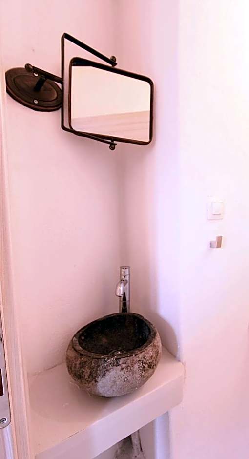 Mesanto Luxury Suites