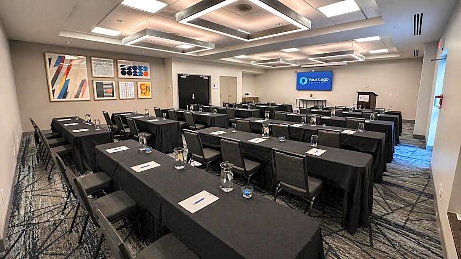 Holiday Inn Express & Suites Ottawa West - Nepean by IHG