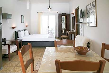 Studio (2 Adults) - Ground Floor