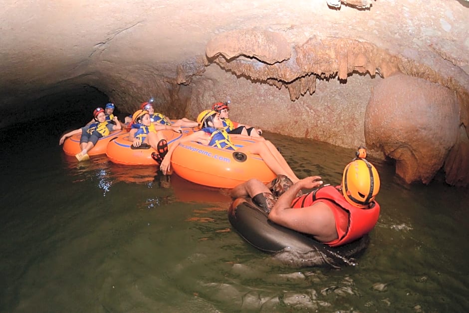 Lamanai Landings Hotel and Marina