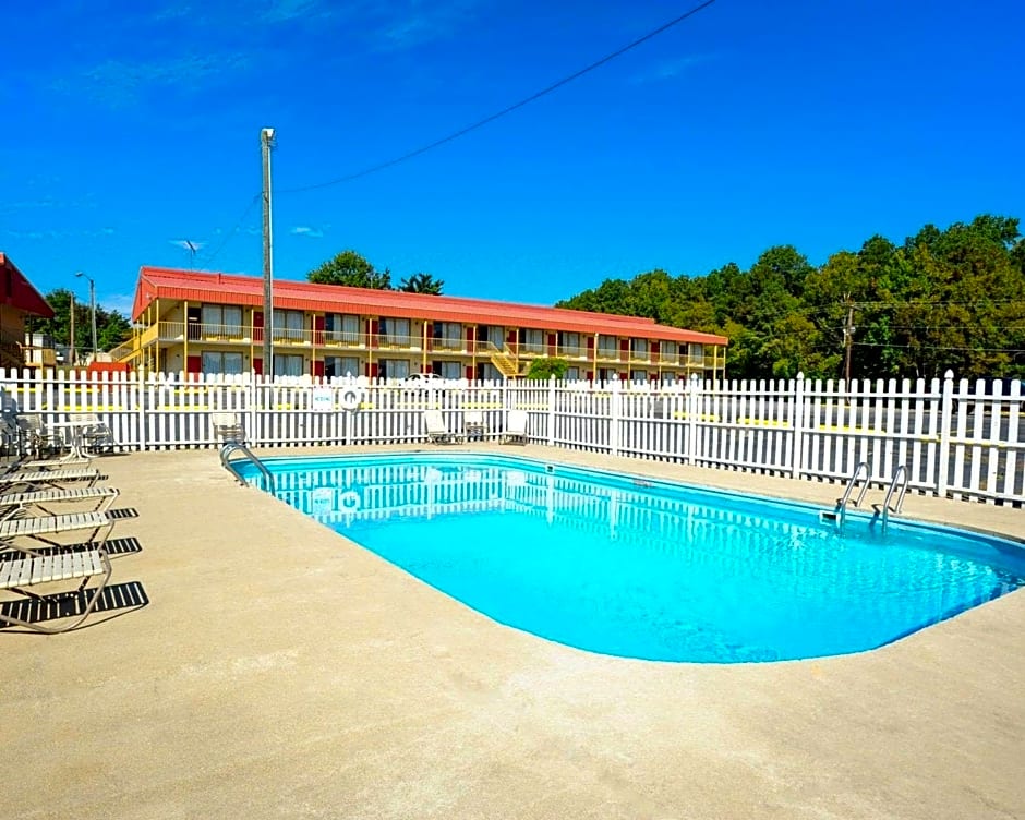 Econo Lodge Petersburg - Fort Lee