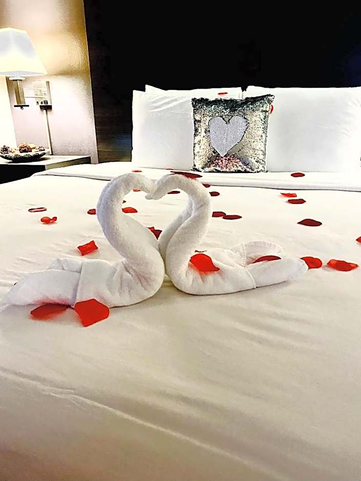 GreenTree Inn & Suites Los Angeles - Alhambra - Pasadena