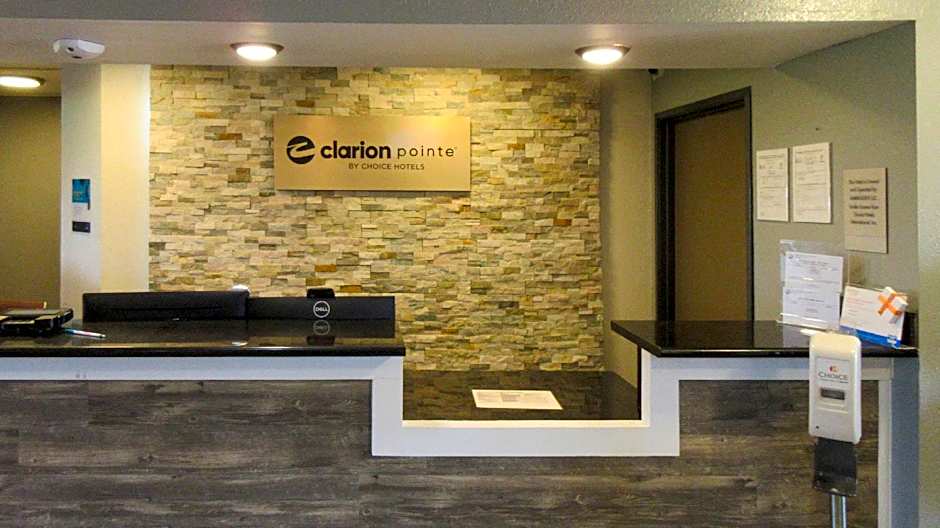 Clarion Pointe Evansville North