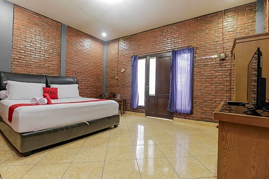 RedDoorz Plus Syariah @ Ampera Raya