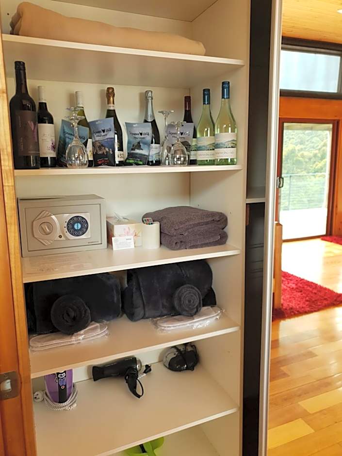 Woodbridge Hill Hideaway