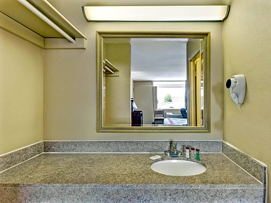Ramada by Wyndham Baltimore West