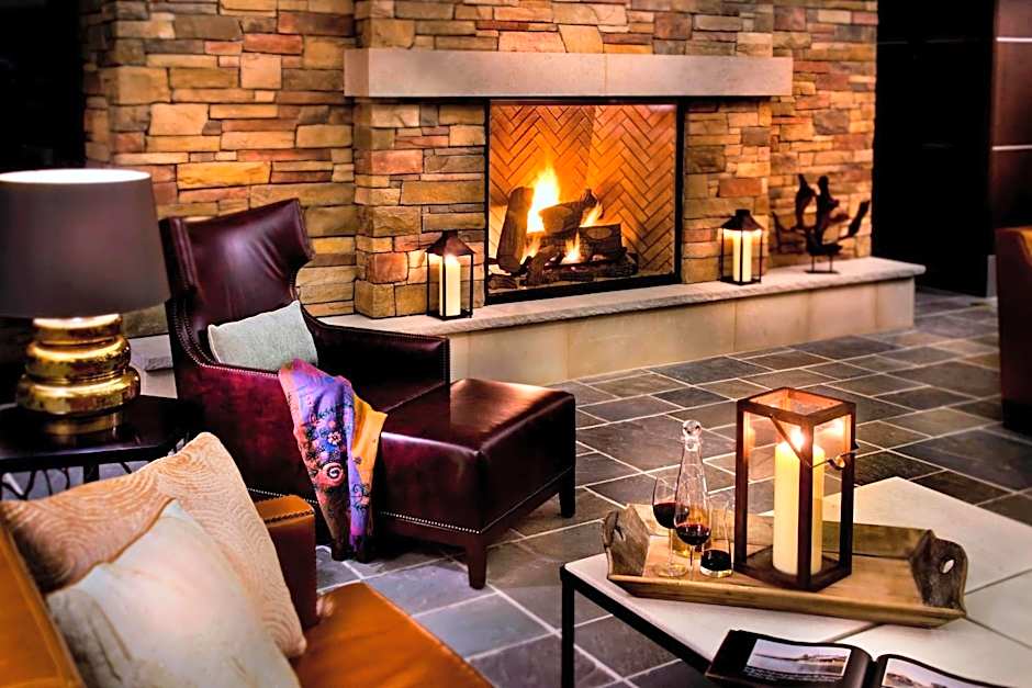 Trumbull Marriott Shelton