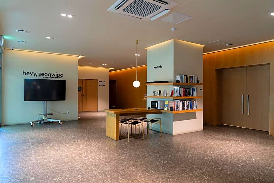 Heyy Seogwipo Hotel