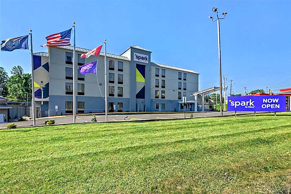 Spark by Hilton Wytheville East Main Street